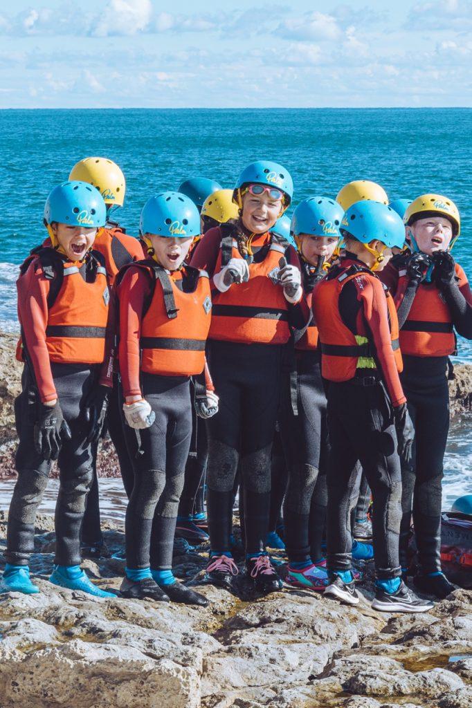 KIds on the dancing ledge